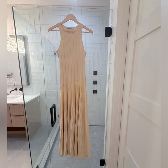 Beautiful Mango dress - Picture 7 of 11